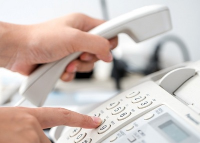 По телефонам горячей линии можно сообщить о высокой стоимости такси в сочинском аэропорту