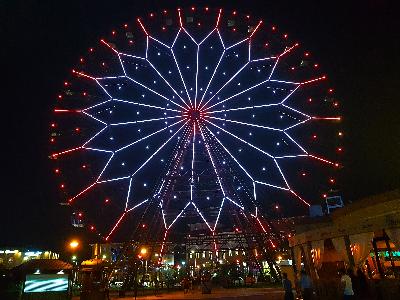 Десять тысяч огней украсили "Колесо Времени" в "Сочи Парке"