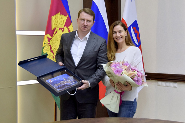Глава Сочи Алексей Копайгородский встретился с двукратной олимпийской чемпионкой по фехтованию Софьей Великой