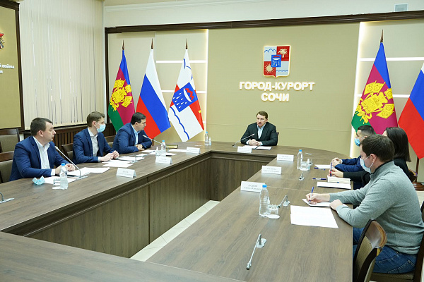 Глава города Алексей Копайгородский провел рабочее совещание по вопросу санитарного состояния и благоустройства мест захоронений